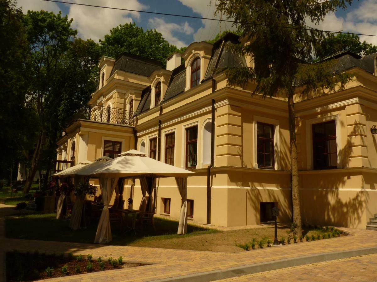 Willa Filiks Restauracja & Pokoje Nałęczów Exterior foto